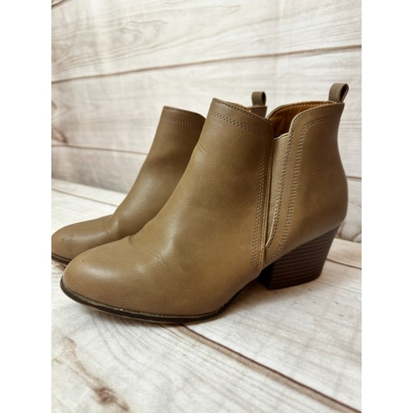 SM New York Light Brown Ankle Boots, Size 8.5 - Picture 2 of 4